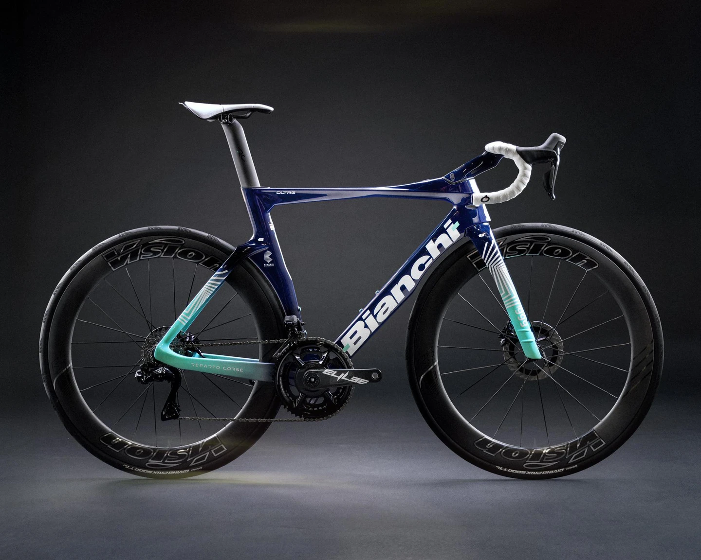 自転車 BIANCHI OLTRE NERO  Dura- ace Di2 50 Oltre-RC-DA-1200x675.webp
